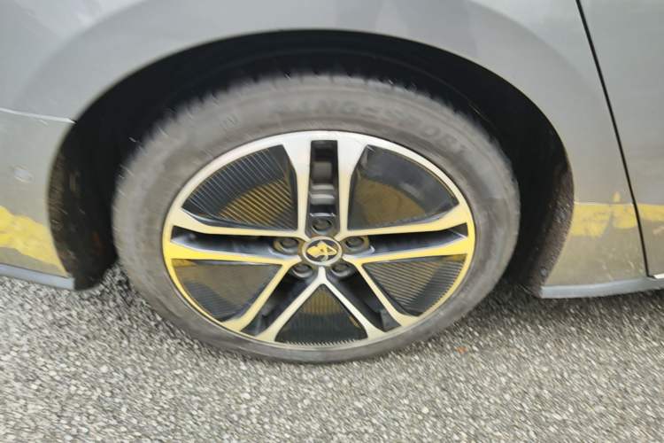 Used BYD Han 2020 EV Long-Range Deluxe Model Right Rear Wheel Hub