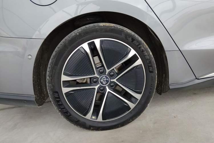 Used BYD Han 2020 EV Long-Range Deluxe Model Right Rear Wheel Hub