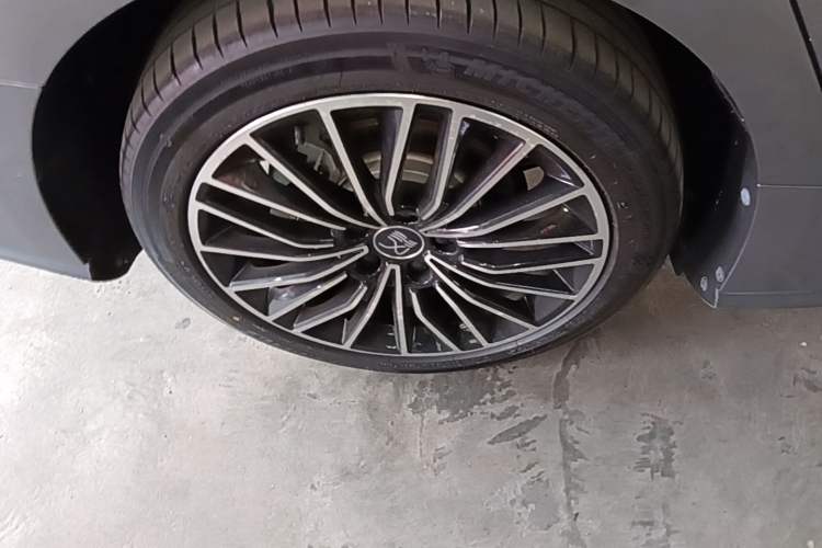 Used BYD Han 2020 EV Long-Range Luxury Model Right Rear Wheel Hub
