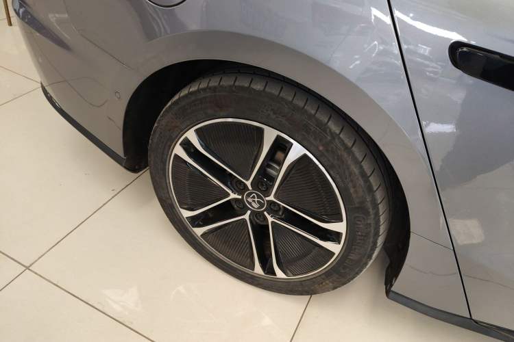 Used BYD Han 2020 EV Long-Range Deluxe Model Right Rear Wheel Hub