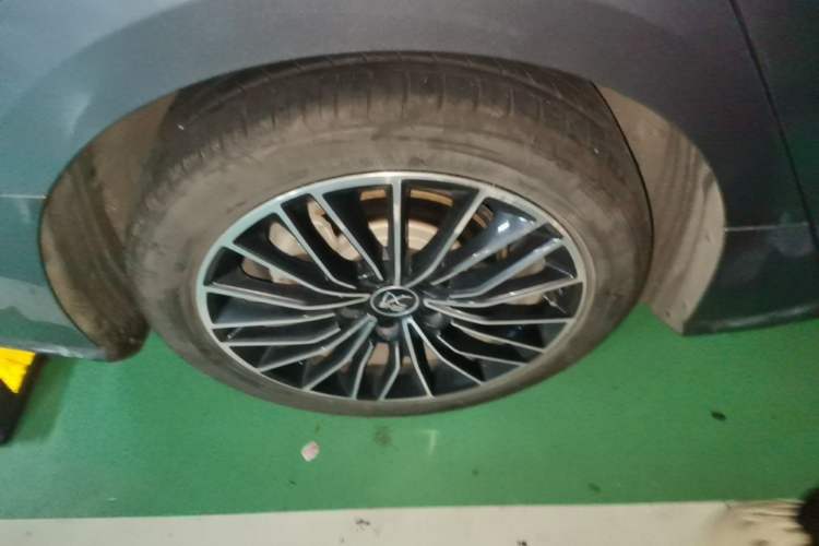 Used BYD Han 2020 EV Long-Range Luxury Model Right Rear Wheel Hub