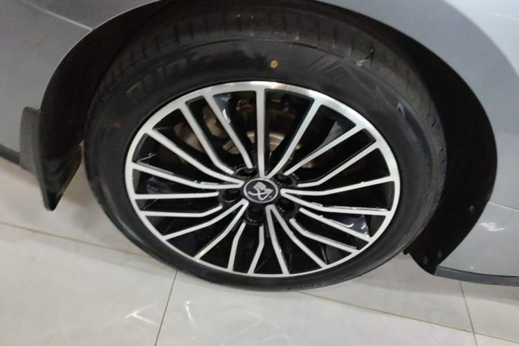 Used BYD Han 2020 EV Long-Range Luxury Model Right Rear Wheel Hub