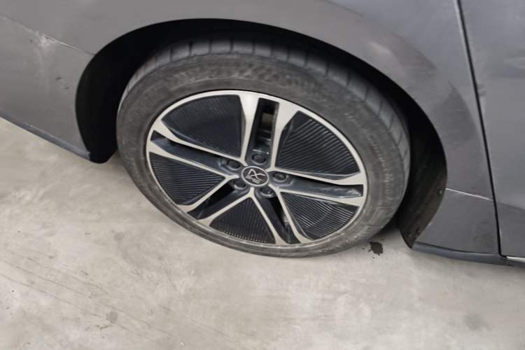 Used BYD Han 2020 EV Long-Range Deluxe Model Right Rear Wheel Hub