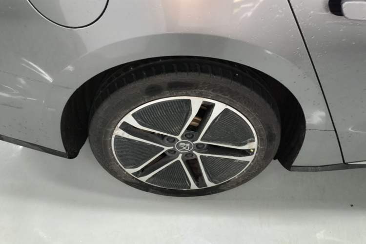 Used BYD Han 2020 EV Long-Range Deluxe Model Right Rear Wheel Hub