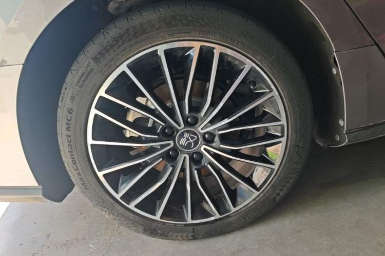Used BYD Han 2020 EV Long-Range Luxury Model Right Rear Wheel Hub