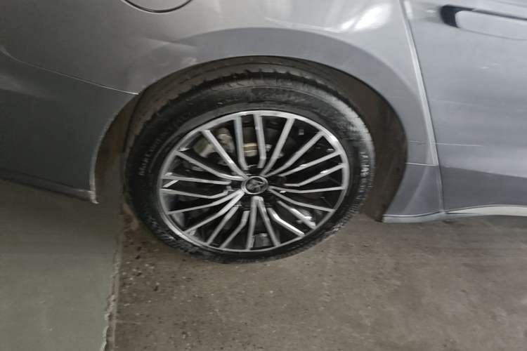 Used BYD Han 2020 EV Long-Range Luxury Model Right Rear Wheel Hub