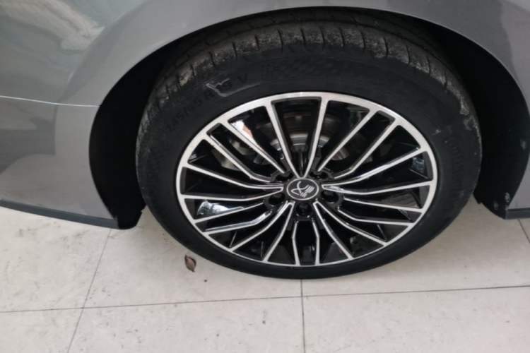 Used BYD Han 2020 EV Long-Range Luxury Model Right Rear Wheel Hub