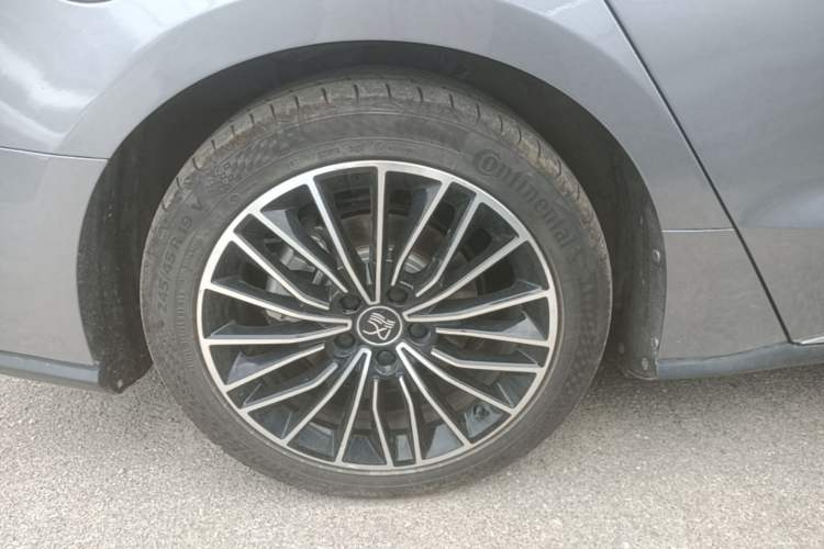 Used BYD Han 2020 EV Long-Range Luxury Model Right Rear Wheel Hub