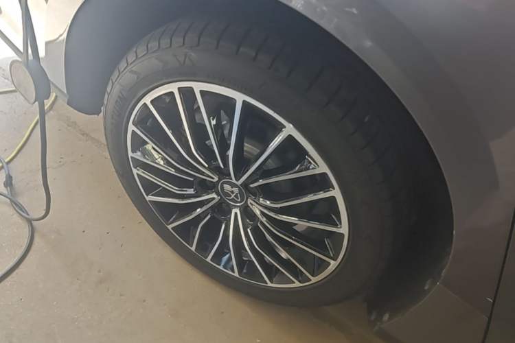 Used BYD Han 2020 DM Four-Wheel Drive Performance Edition Luxury Model Right Rear Wheel Hub