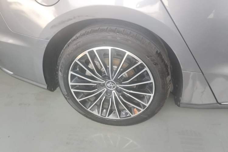 Used BYD Han 2020 EV Long-Range Luxury Model Right Rear Wheel Hub