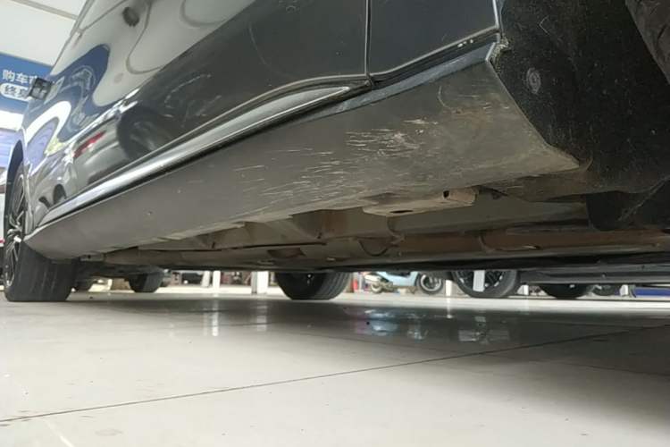 Used BYD Han 2020 DM Four-Wheel Drive Performance Edition Luxury Model Right Side Sill