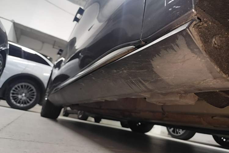 Used BYD Han 2020 DM Four-Wheel Drive Performance Edition Prestige Model Right Side Sill