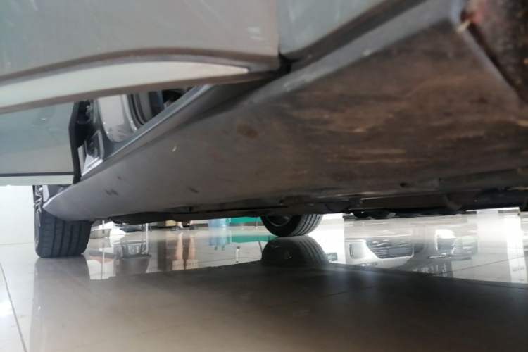Used BYD Han 2020 DM Four-Wheel Drive Performance Edition Prestige Model Right Side Sill