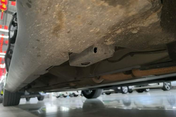 Used BYD Han 2020 DM Four-Wheel Drive Performance Edition Luxury Model Right Side Sill