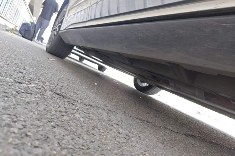 Used BYD Han 2020 DM Four-Wheel Drive Performance Edition Prestige Model Right Side Sill