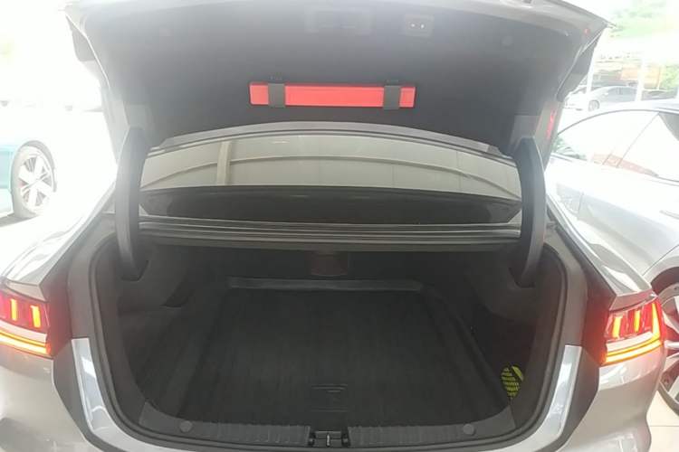 Used BYD Han 2020 DM Four-Wheel Drive Performance Edition Luxury Model Trunk
