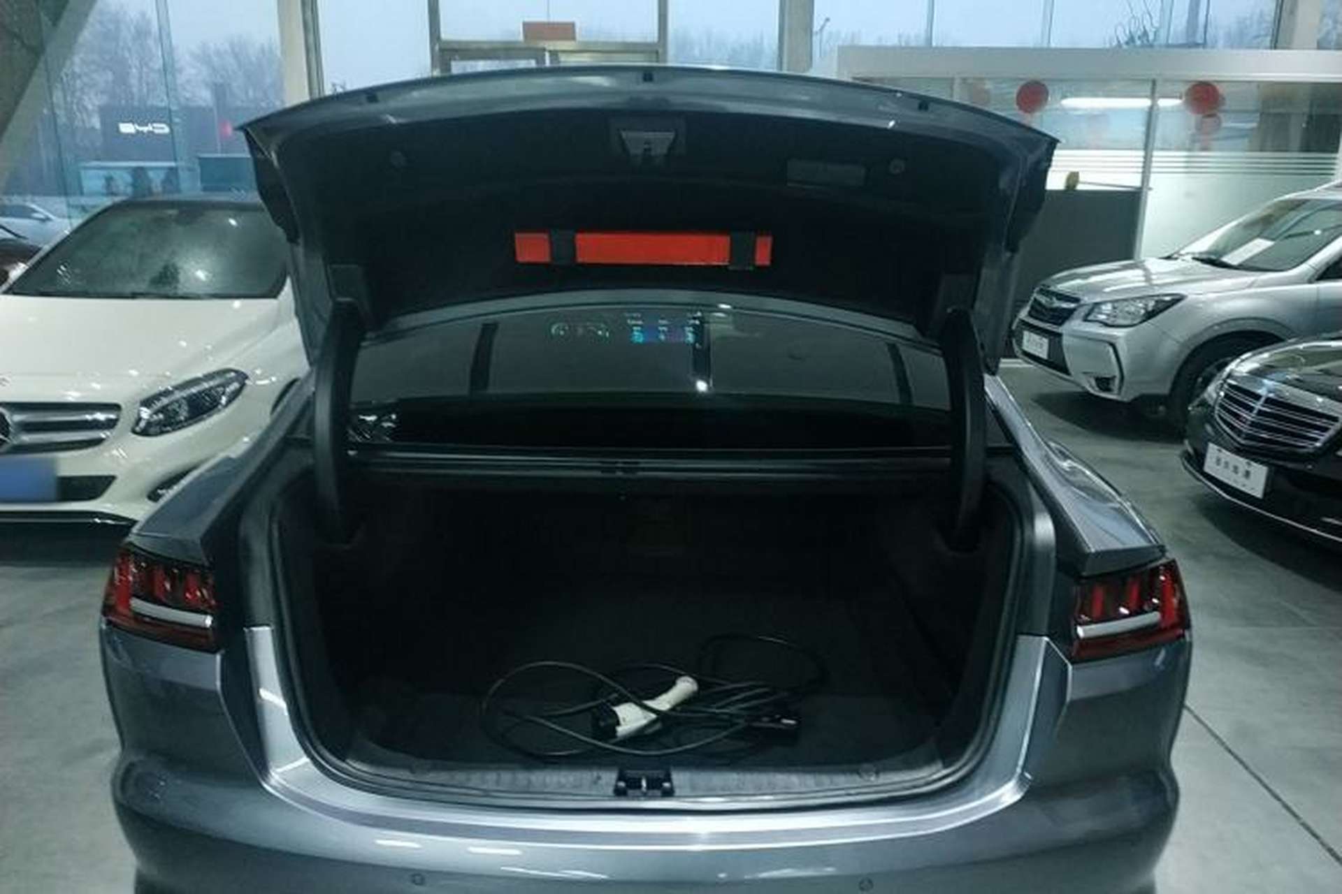 Used BYD Han 2020 DM Four-Wheel Drive Performance Edition Luxury Model Trunk