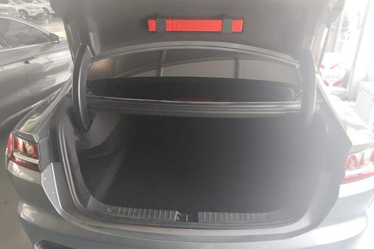 Used BYD Han 2020 EV Long-Range Luxury Model Trunk