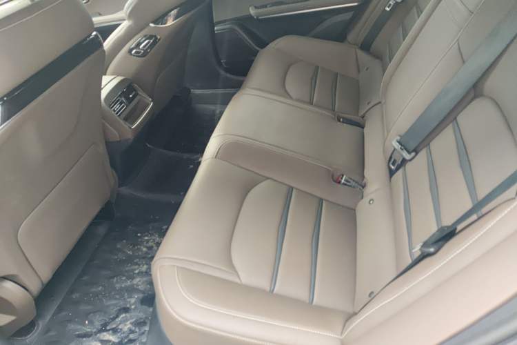 Used BYD Han 2020 DM Four-Wheel Drive Performance Edition Luxury Model Interior 4