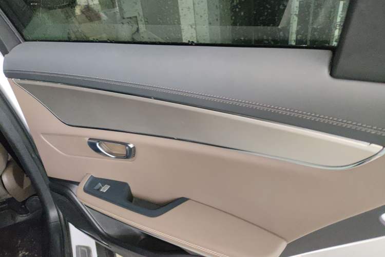 Used BYD Han 2020 DM Four-Wheel Drive Performance Edition Luxury Model Interior 6