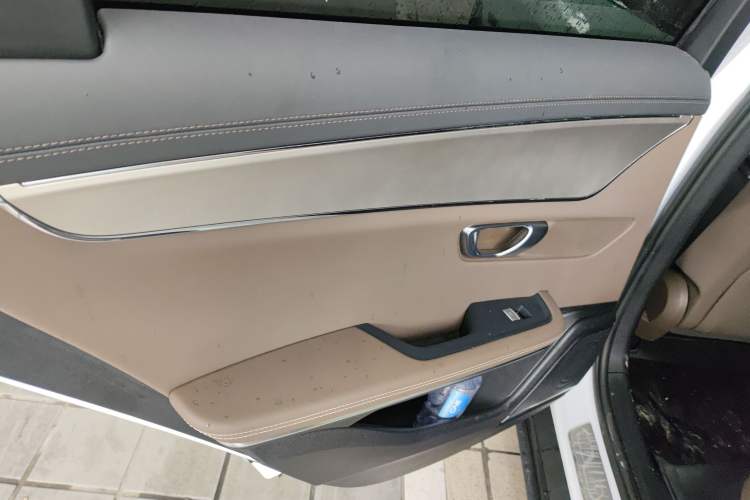 Used BYD Han 2020 DM Four-Wheel Drive Performance Edition Luxury Model Interior 8