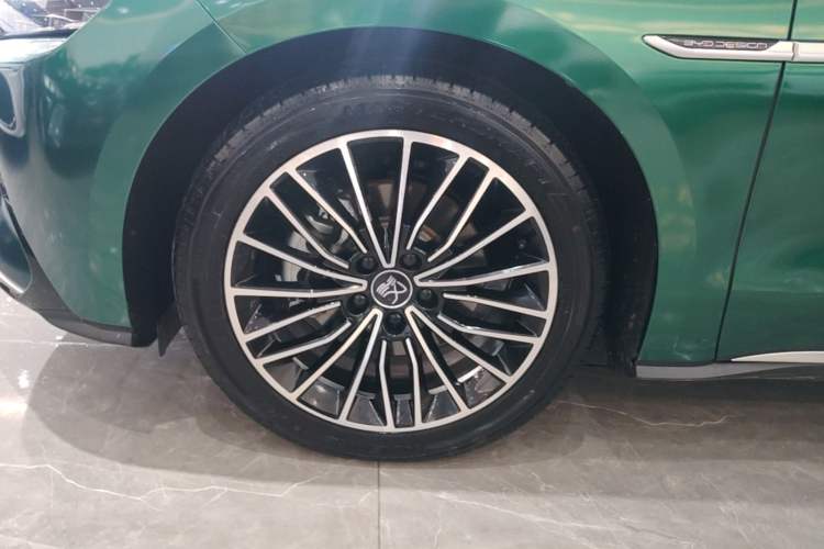 Used BYD Han 2020 EV Long-Range Luxury Model Left Front Wheel Hub