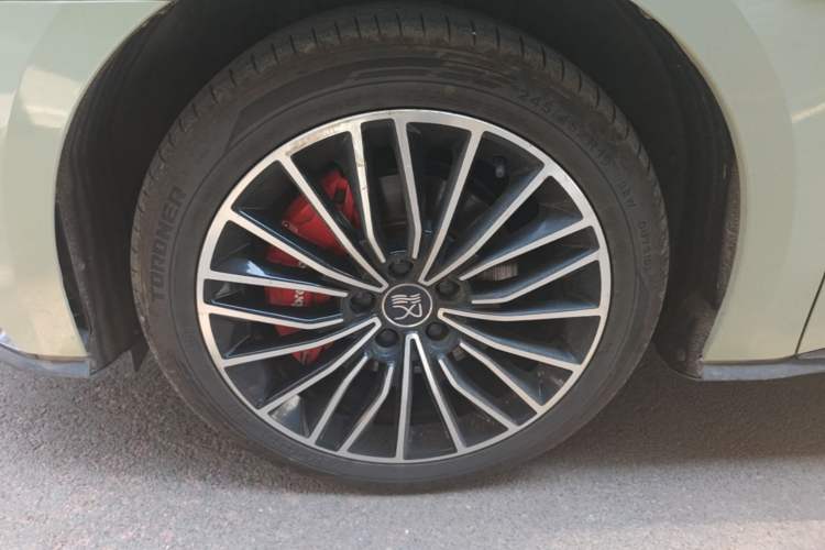 Used BYD Han 2020 DM Four-Wheel Drive Performance Edition Luxury Model Left Front Wheel Hub