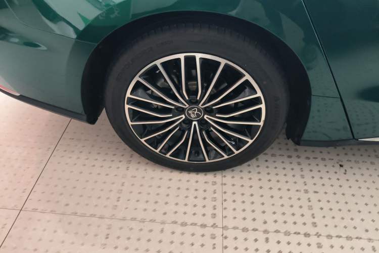 Used BYD Han 2020 EV Long-Range Luxury Model Right Rear Wheel Hub