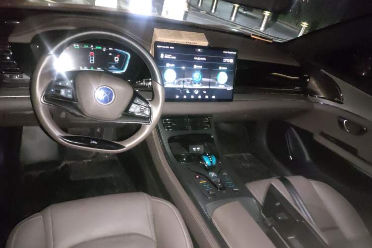 Used BYD Han 2020 EV Long-Range Luxury Model Center Console