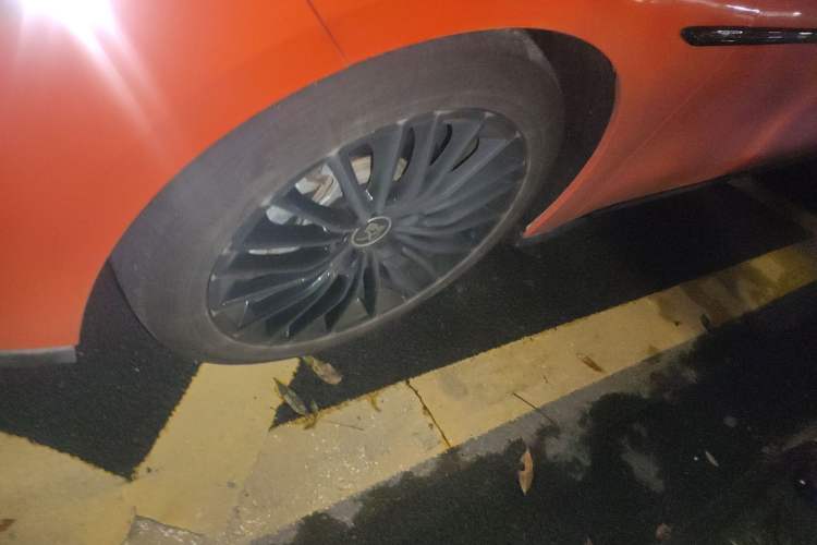 Used BYD Han 2020 EV Long-Range Luxury Model Left Front Wheel Hub