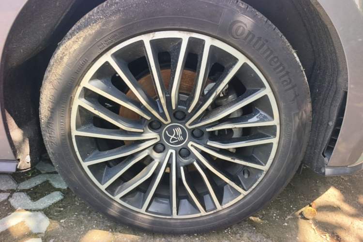 Used BYD Han 2020 DM Four-Wheel Drive Performance Edition Prestige Model Right Front Wheel Hub