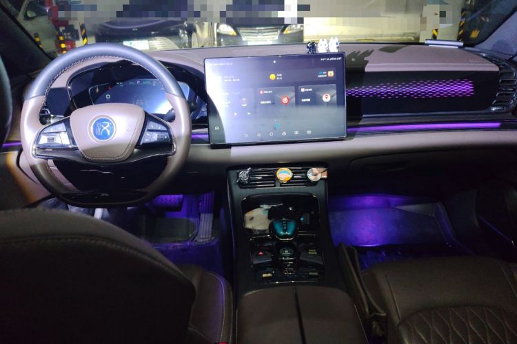 Used BYD Han 2020 EV Long-Range Deluxe Model Interior 2