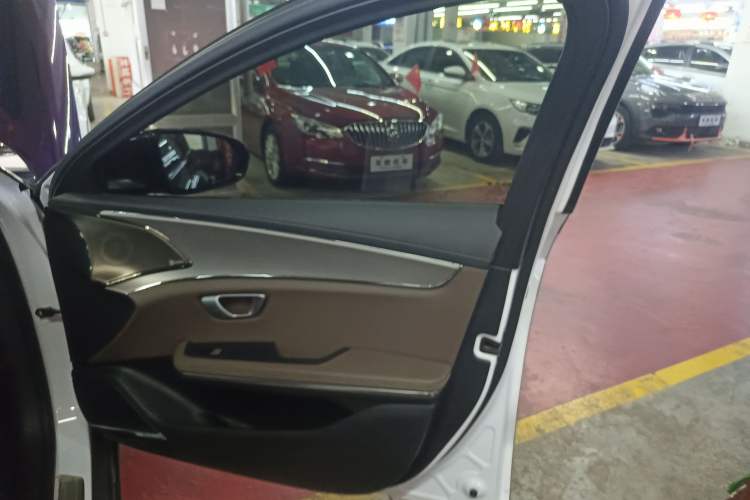 Used BYD Han 2020 DM Four-Wheel Drive Performance Edition Prestige Model Right Front Door Interior