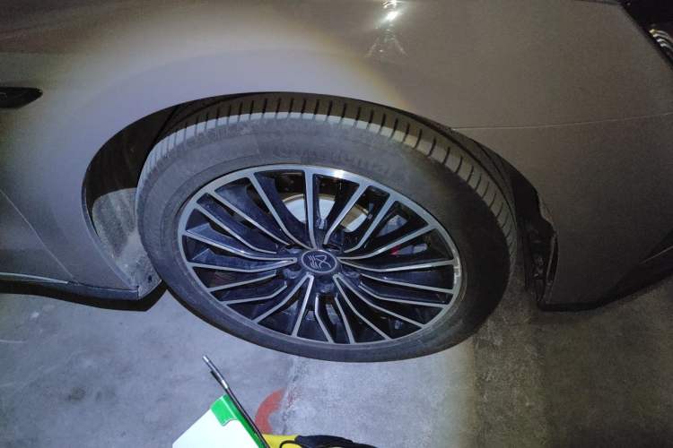 Used BYD Han 2020 DM Four-Wheel Drive Performance Edition Prestige Model Right Front Wheel Hub