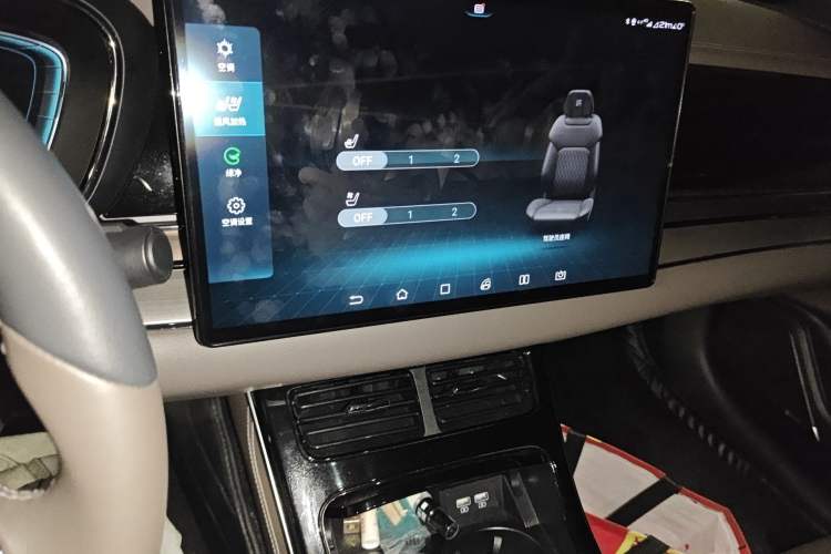 Used BYD Han 2020 DM Four-Wheel Drive Performance Edition Luxury Model Audio And AC Panel