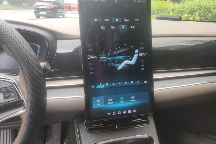 Used BYD Han 2020 EV Long-Range Deluxe Model Audio And AC Panel