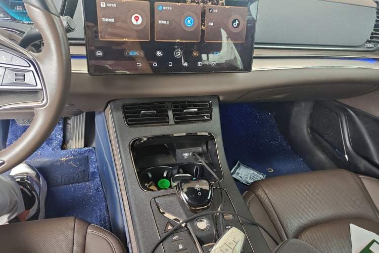Used BYD Han 2020 DM Four-Wheel Drive Performance Edition Luxury Model Audio And AC Panel