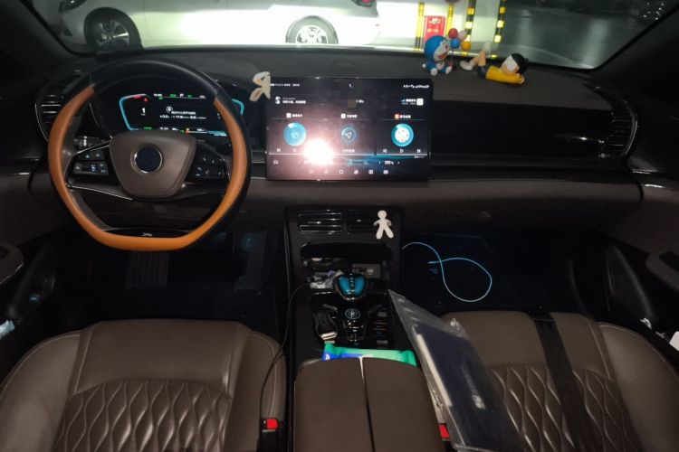 Used BYD Han 2020 DM Four-Wheel Drive Performance Edition Prestige Model Center Console