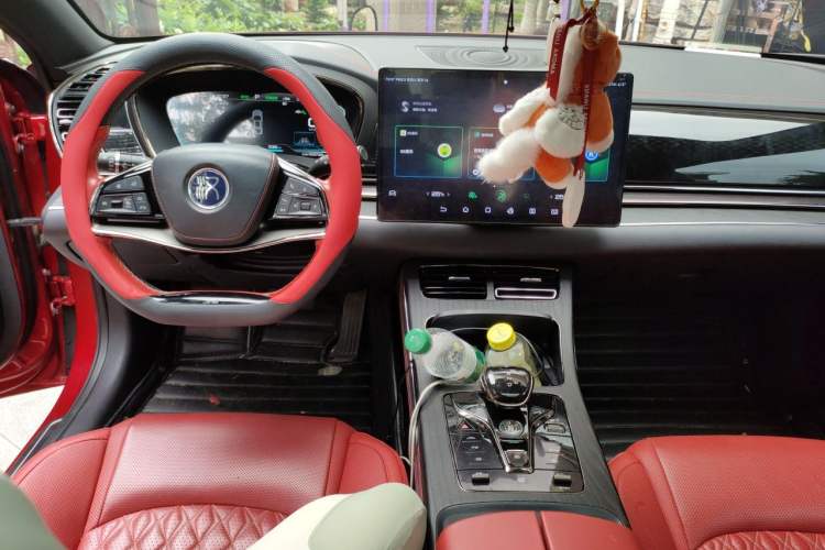 Used BYD Han 2020 EV Four-Wheel Drive High-Performance Flagship Model Center Console