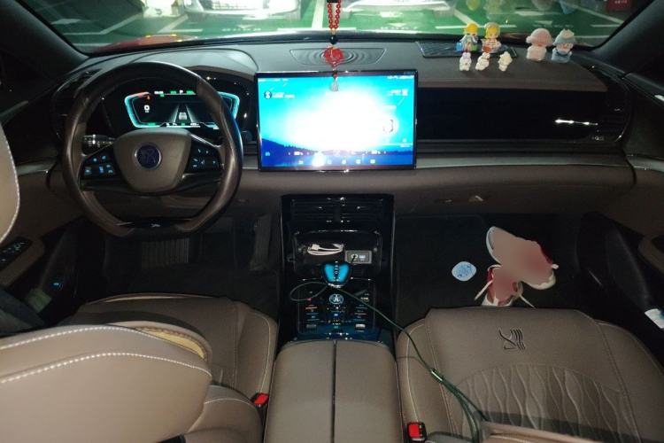 Used BYD Han 2020 EV Long-Range Luxury Model Center Console