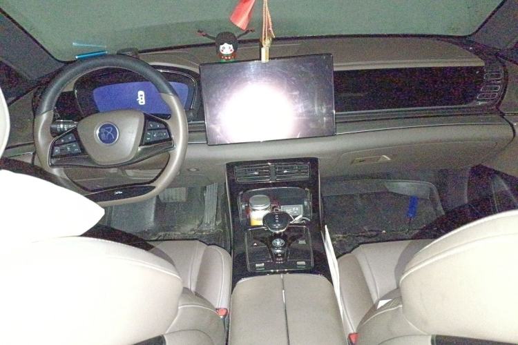 Used BYD Han 2020 EV Long-Range Luxury Model Center Console