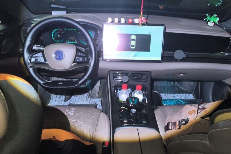 Used BYD Han 2020 EV Four-Wheel Drive High-Performance Flagship Model Center Console