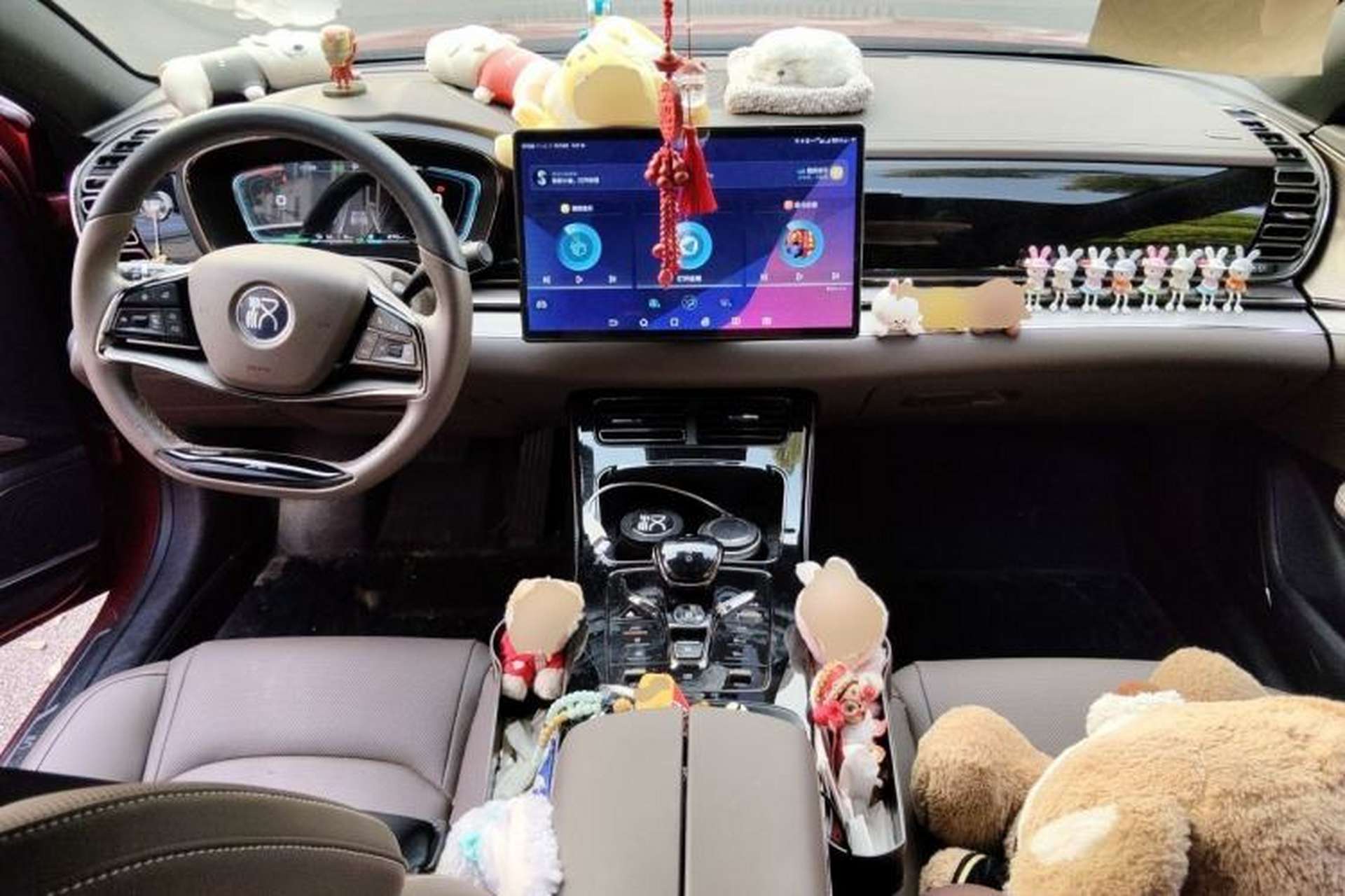 Used BYD Han 2020 DM Four-Wheel Drive Performance Edition Luxury Model Center Console