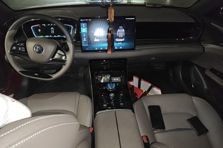 Used BYD Han 2020 DM Four-Wheel Drive Performance Edition Luxury Model Center Console