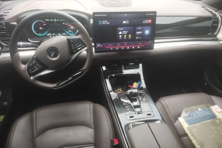 Used BYD Han 2020 DM Four-Wheel Drive Performance Edition Luxury Model Center Console