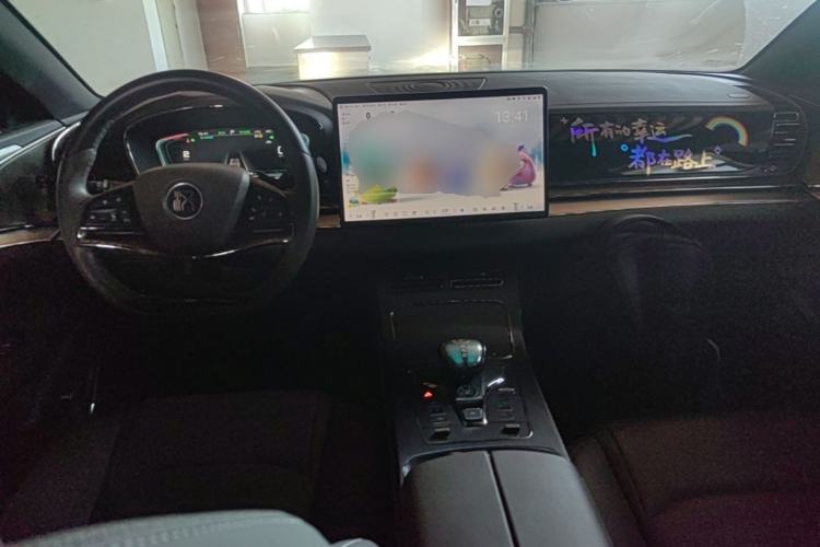 Used BYD Han 2020 EV Long-Range Luxury Model Center Console