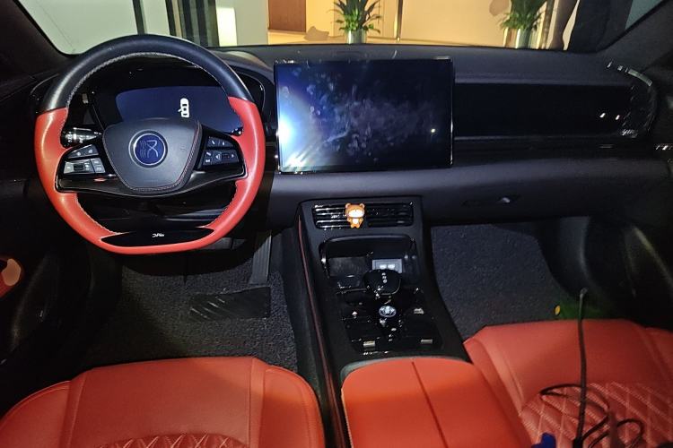 Used BYD Han 2020 EV Four-Wheel Drive High-Performance Flagship Model Center Console