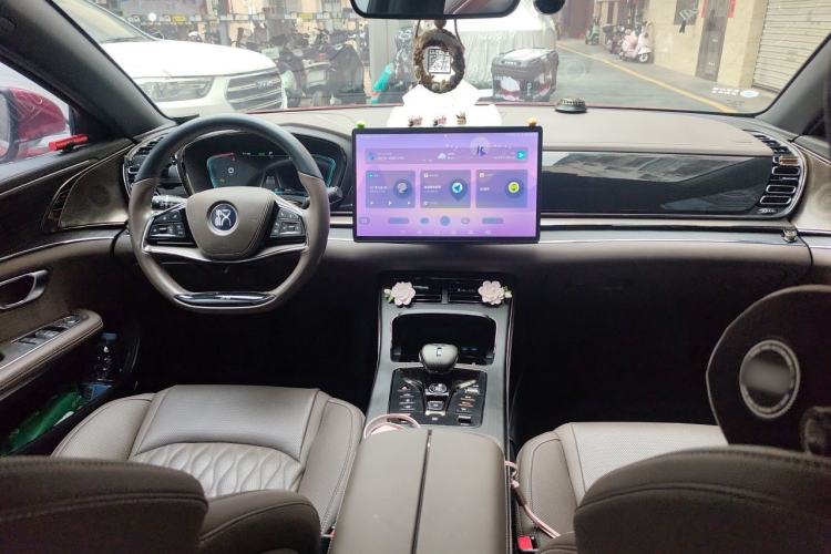 Used BYD Han 2020 DM Four-Wheel Drive Performance Edition Prestige Model Center Console