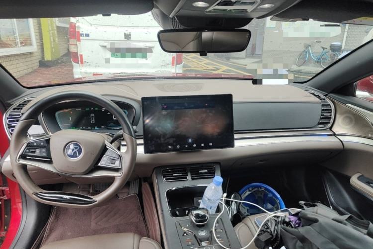 Used BYD Han 2020 DM Four-Wheel Drive Performance Edition Luxury Model Center Console