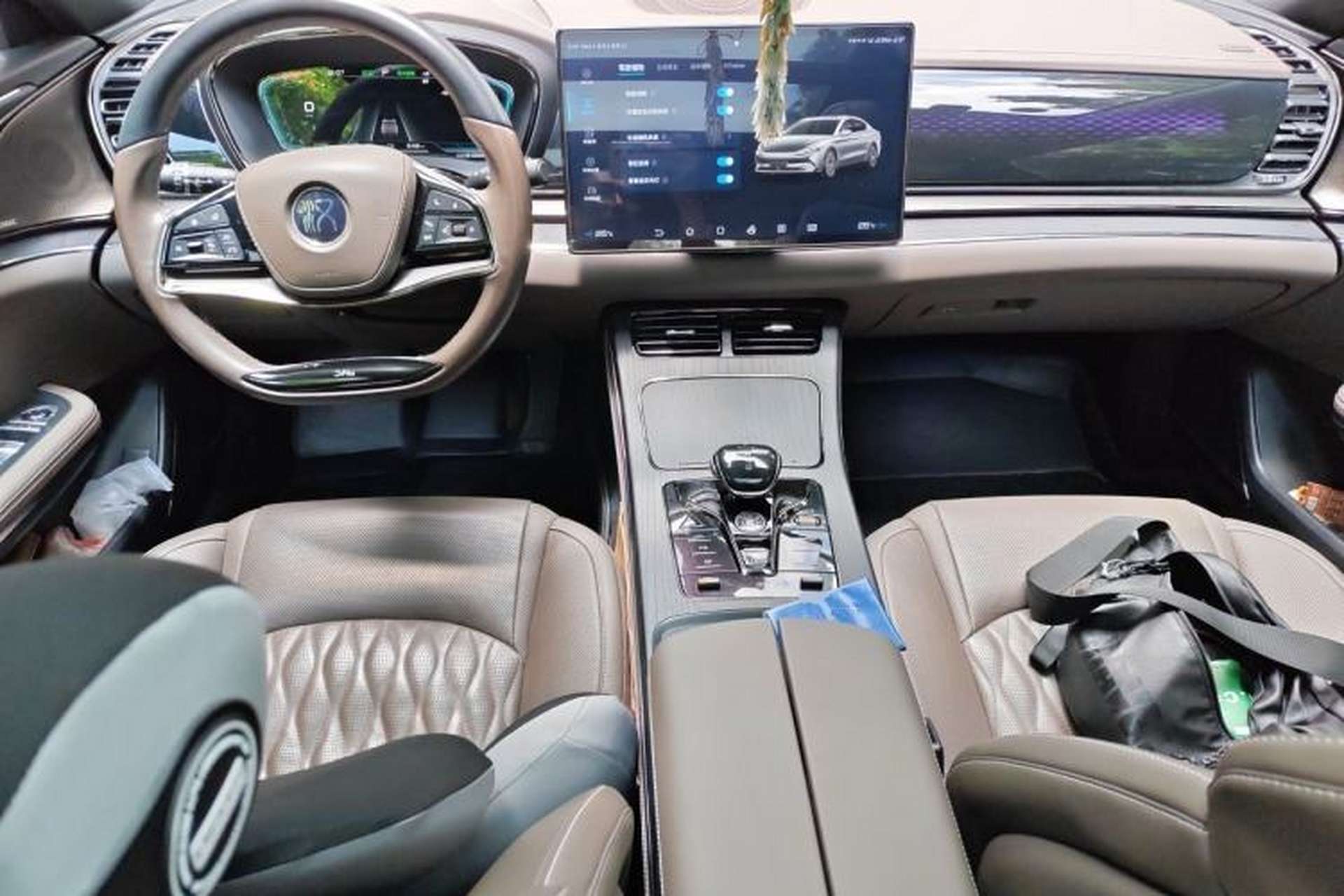 Used BYD Han 2020 EV Four-Wheel Drive High-Performance Flagship Model Center Console